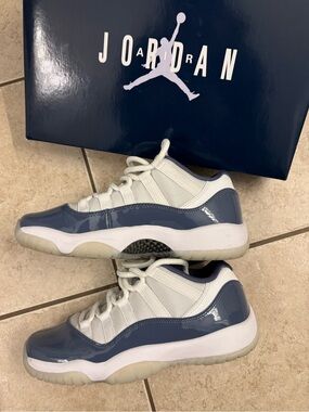 Air Jordan 11 Retro Low Diffused Blue Youth 6.5 style FV5121-104 *Like New*